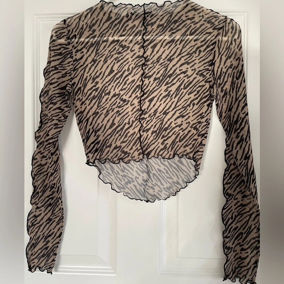 Asos Design Animal Print Sheer Long Sleeve Crop Top Size 2 - Picture 3 of 8